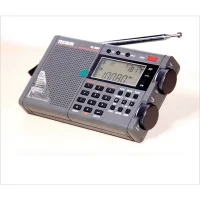 Tecsun PL-520 çapraz açıdan ekran ve ayar düğmeleri
