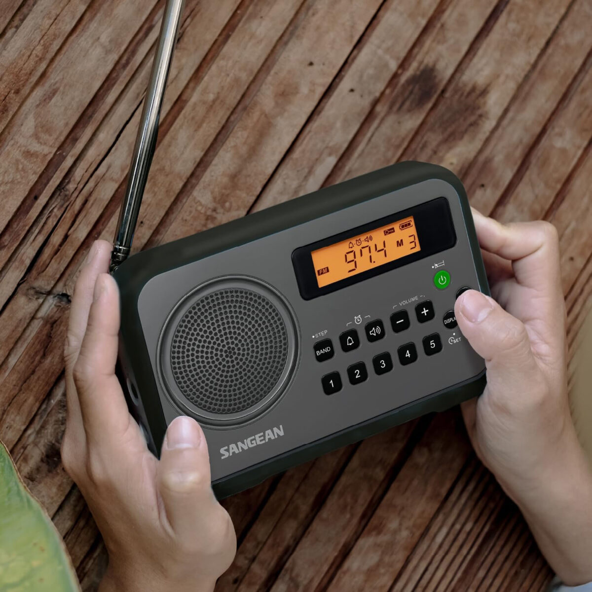 Sangean PR-D18BK Koruyucu Tamponlu Taşınabilir Radyo, AM/FM, Gri/Siyah - Görsel 4