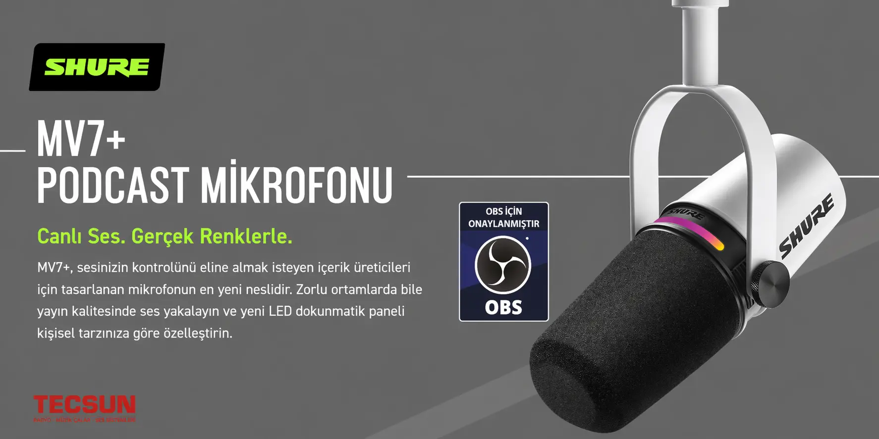 Shure MV7+ dinamik mikrofon beyaz renkli yayıncı masası kurulumu